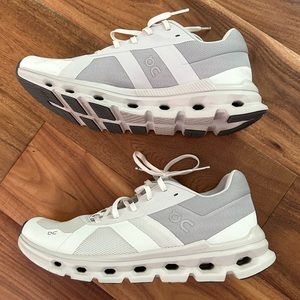 On Running / On Clourunner Shoes